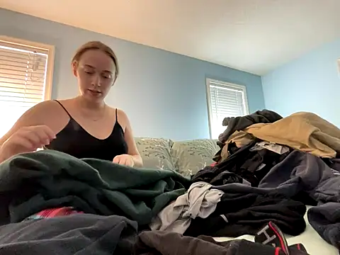 Maxinebabyyy online show from 15, 12, 2025