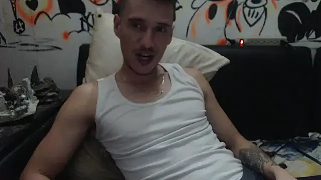 roystonee01 online show from 24, 2, 2026