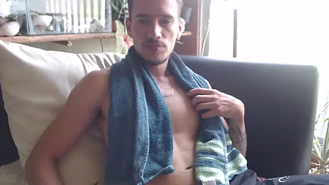 roystonee01 online show from 14, 2, 2026