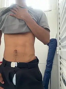 Snapshot of E_Himeros chatting on 3, 4, 2026 E Himeros online show from 3, 4, 2026