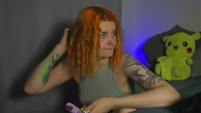 Snapshot of HarpyWitch chatting on 8, 10, 2025 HarpyWitch online show from 8, 10, 2025