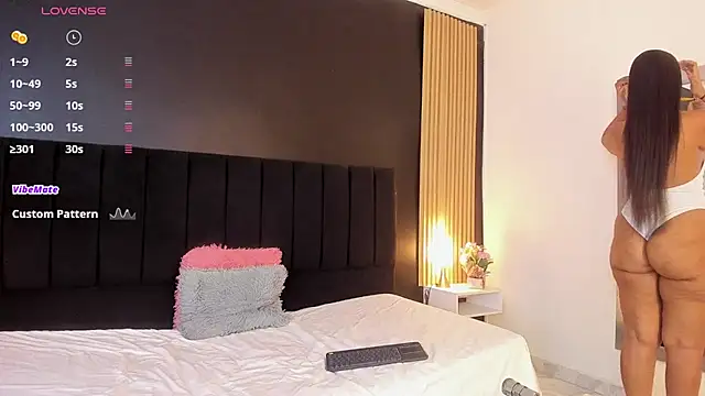 Snapshot of sweetsofia18 chatting on 17, 10, 2025 sweetsofia18 online show from 17, 10, 2025