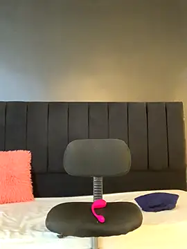 Snapshot of sweetsofia18 chatting on 19, 10, 2025 sweetsofia18 online show from 19, 10, 2025