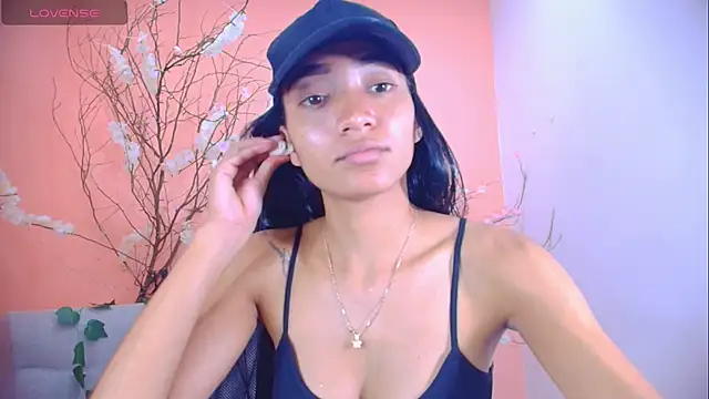 Charlotte Love10 online show from 1, 11, 2025