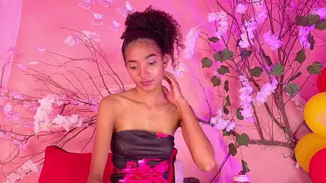 Snapshot of Charlotte_Love10 chatting on 3, 6, 2026 Charlotte Love10 online show from 3, 6, 2026