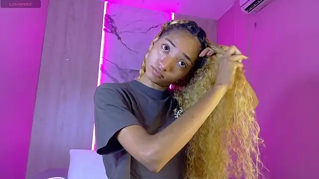 Charlotte Love10 online show from 20, 11, 2025