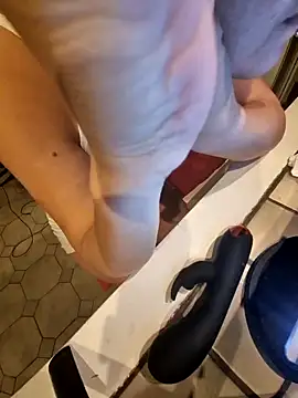 Emjiixx online show from 14, 1, 2025