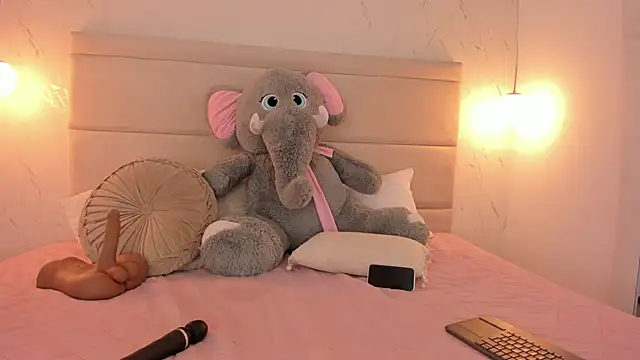 Mollymoon1 online show from 13, 1, 2026