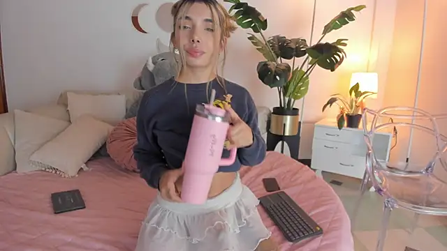 Mollymoon1 online show from 12, 2, 2026