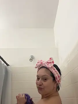 AlyssiaAmoreXO online show from 5, 2, 2026