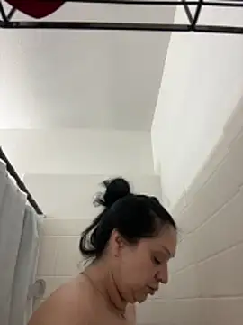 AlyssiaAmoreXO online show from 7, 1, 2026