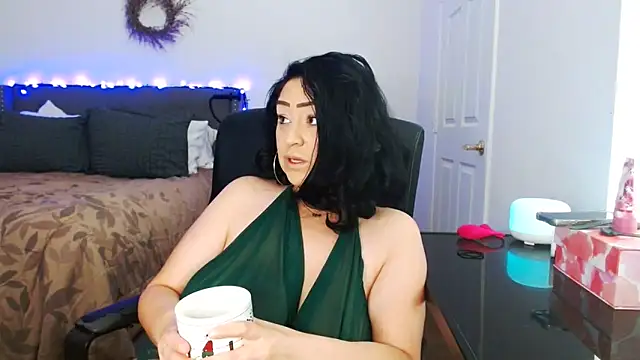 Snapshot of AlyssiaAmoreXO chatting on 25, 5, 2026 AlyssiaAmoreXO online show from 25, 5, 2026