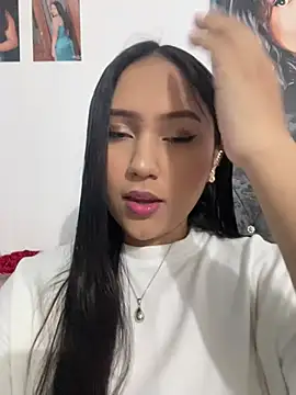Snapshot of YuliiCamm chatting on 8, 3, 2025 YuliiCamm online show from 8, 3, 2025