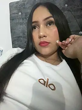 Snapshot of YuliiCamm chatting on 17, 1, 2025 YuliiCamm online show from 17, 1, 2025