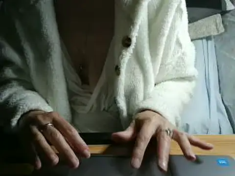 Snapshot of VeneRed chatting on 18, 5, 2026 VeneRed online show from 18, 5, 2026