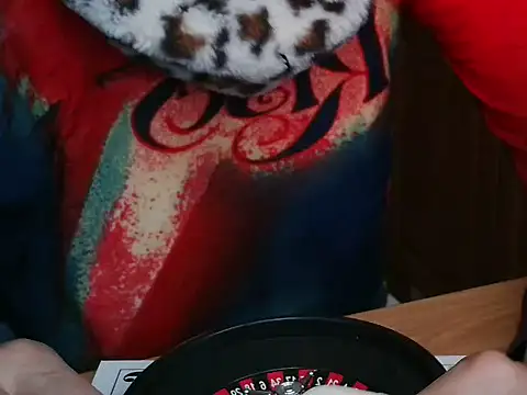 Snapshot of VeneRed chatting on 7, 10, 2025 VeneRed online show from 7, 10, 2025