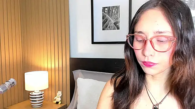 doll bella  online show from 31, 3, 2026