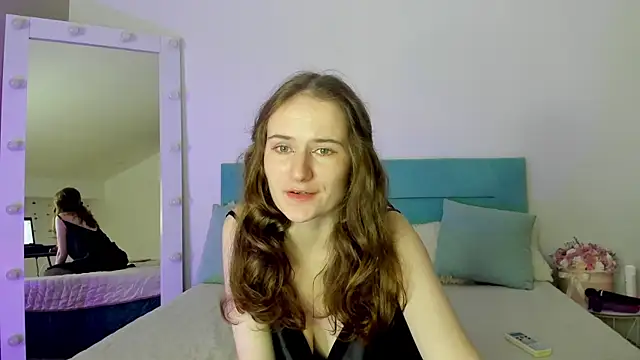 Snapshot of L1ittle_kitty_ chatting on 15, 10, 2025 L1ittle kitty online show from 15, 10, 2025