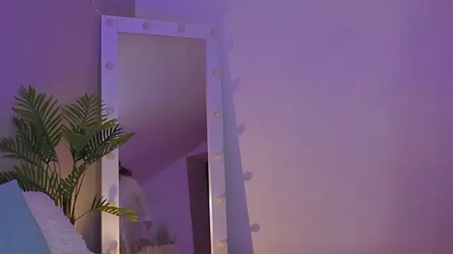 L1ittle kitty  online show from 4, 3, 2026