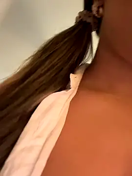 Alisha-Bond online show from 31, 10, 2025