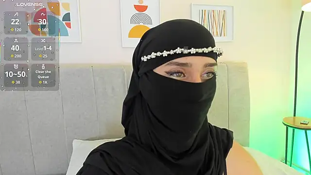 Snapshot of rawiya chatting on 9, 10, 2025 rawiya online show from 9, 10, 2025