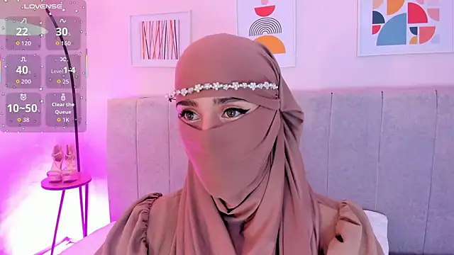 Snapshot of rawiya chatting on 12, 11, 2025 rawiya online show from 12, 11, 2025