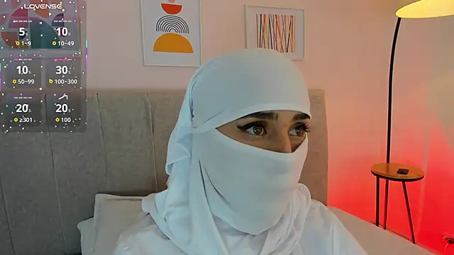 Snapshot of rawiya chatting on 10, 10, 2025 rawiya online show from 10, 10, 2025