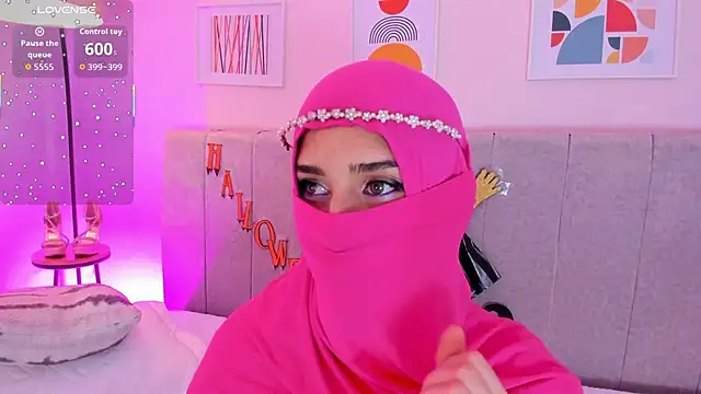 Snapshot of rawiya chatting on 29, 10, 2025 rawiya online show from 29, 10, 2025