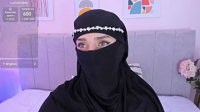 Snapshot of rawiya chatting on 15, 10, 2025 rawiya online show from 15, 10, 2025