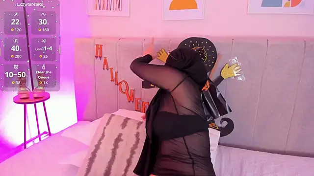 Snapshot of rawiya chatting on 30, 10, 2025 rawiya online show from 30, 10, 2025