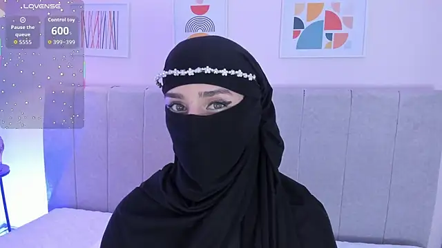 Snapshot of rawiya chatting on 27, 10, 2025 rawiya online show from 27, 10, 2025