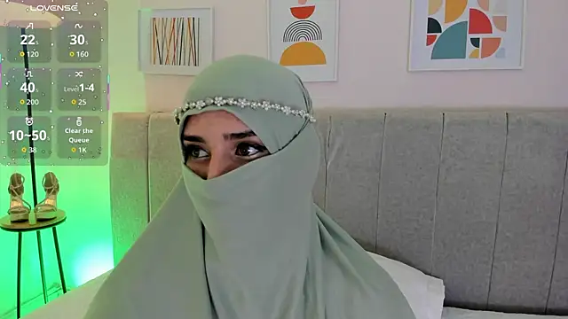 Snapshot of rawiya chatting on 28, 10, 2025 rawiya online show from 28, 10, 2025