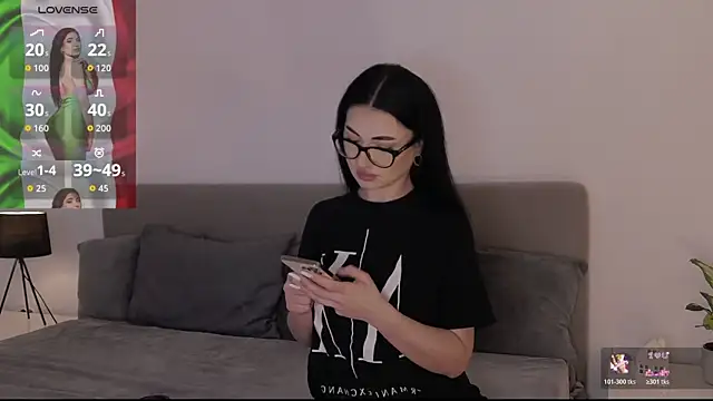 Snapshot of AllisonSky chatting on 6, 11, 2025 AllisonSky online show from 6, 11, 2025