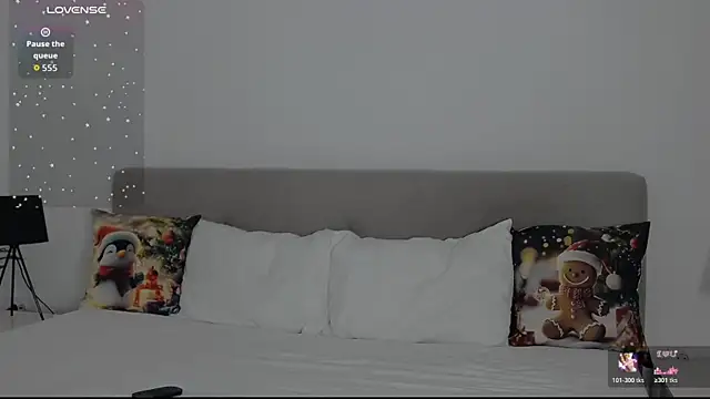 Snapshot of AllisonSky chatting on 26, 11, 2025 AllisonSky online show from 26, 11, 2025