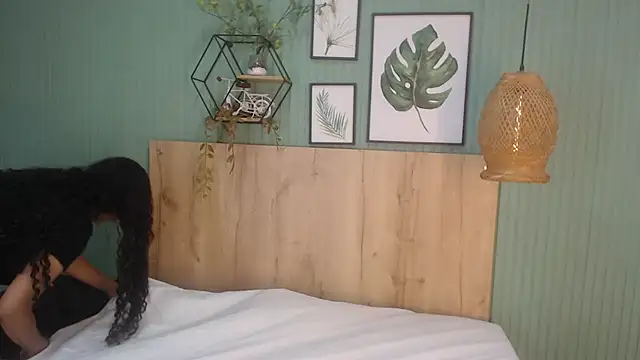 ashly collin9 online show from 5, 10, 2025