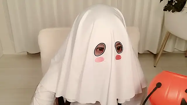 yuki room online show from 31, 10, 2025