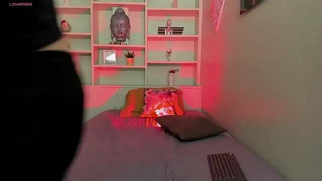 Lucy Williiams online show from 17, 2, 2025