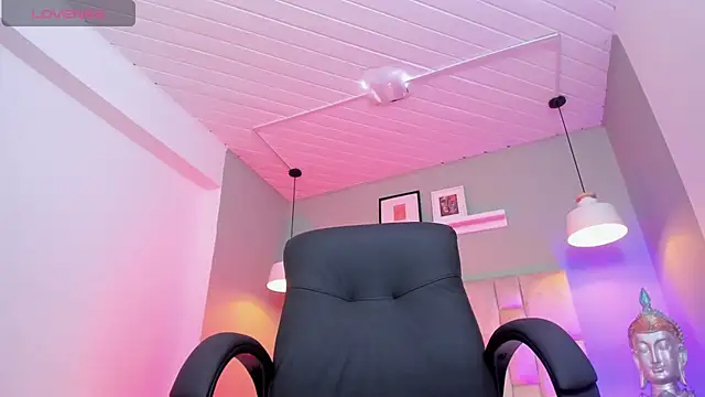 Lucy Williiams online show from 25, 2, 2026