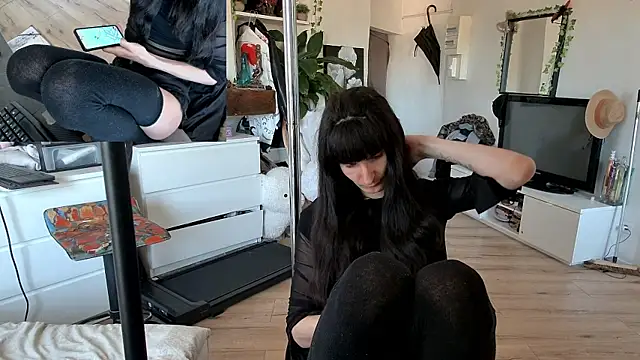 CeriseLapine online show from 18, 11, 2025