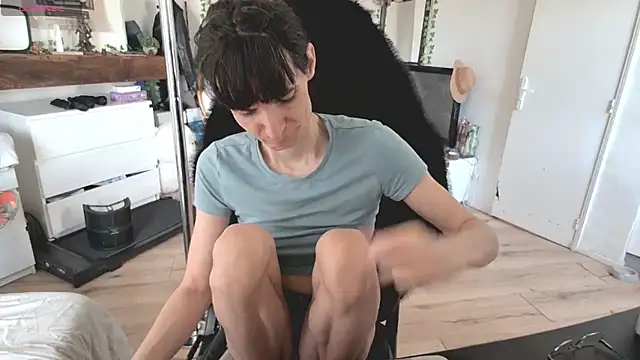 CeriseLapine online show from 8, 10, 2025