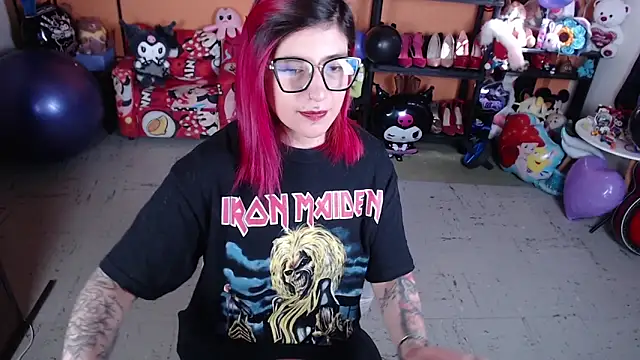 Snapshot of MissMiia2 chatting on 12, 9, 2025 MissMiia2 online show from 12, 9, 2025