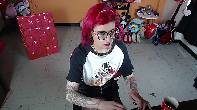 Snapshot of MissMiia2 chatting on 28, 2, 2025 MissMiia2 online show from 28, 2, 2025