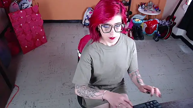 Snapshot of MissMiia2 chatting on 3, 3, 2025 MissMiia2 online show from 3, 3, 2025