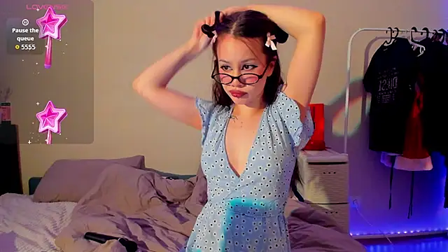 Snapshot of Anikka_Liam chatting on 10, 10, 2025 Anikka Liam online show from 10, 10, 2025