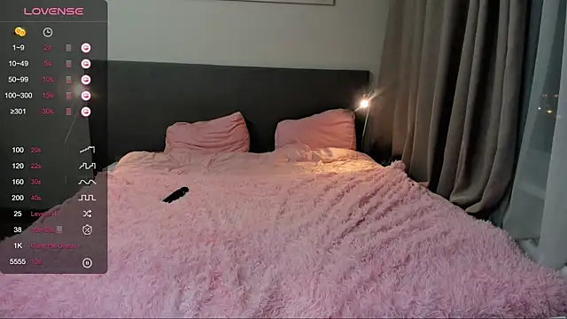 Snapshot of jesssicamooon chatting on 21, 11, 2025 jesssicamooon online show from 21, 11, 2025