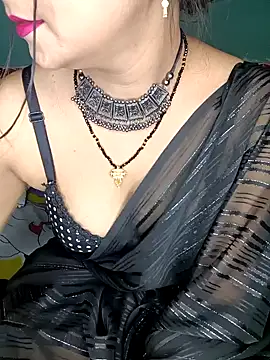 Diamond queeen online show from 18, 1, 2025