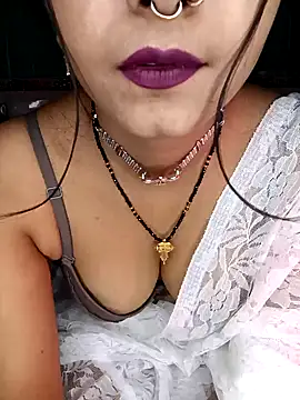 Diamond queeen online show from 20, 1, 2025