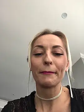 Snapshot of Diamond_Bunny_ chatting on 21, 2, 2025 Diamond Bunny online show from 21, 2, 2025