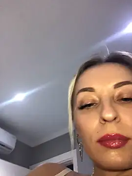 Snapshot of Diamond_Bunny_ chatting on 19, 2, 2025 Diamond Bunny online show from 19, 2, 2025