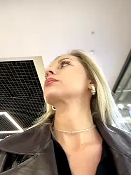 Diamond Bunny  online show from 18, 11, 2025